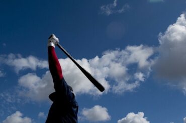 (via @redsox) "Touche le ciel! Rusney Castillo se prépare pour BP à #SoxSpring" ...