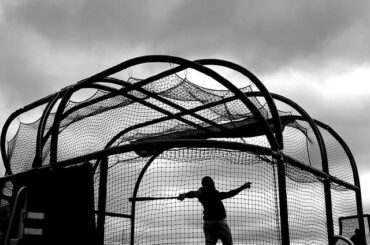 Devinez qui se balance. #BaseballBegins ...