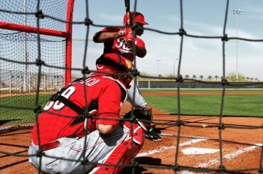 Un autre jour au bureau. #BaseballBegins ...