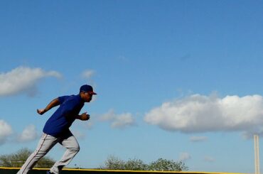 Il est temps de prendre les devants, le baseball est là. #BaseballBegins ...