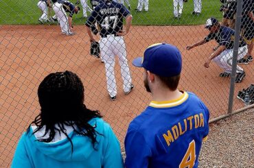 Si proche que vous pouvez le toucher. #BaseballBegins ...