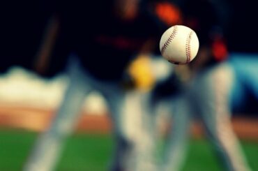 Regard sur le prix. #BaseballBegins ...