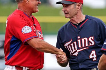 "Classe de 2005, vous?"
«2004.»
@BaseballHall #SpringTraining ...