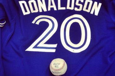 Le chandail et la balle authentifiés de Josh Donaldson, héros de #walkoff ....
