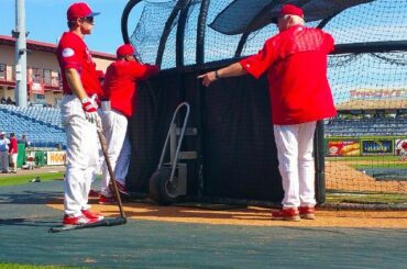 Chase et Charlie discutent à Clearwater. #Entraînement de printemps...
