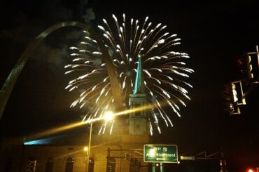 Rien de tel qu'un feu d'artifice le quatrième après le baseball. #asgadventure ...