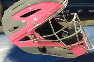 Le masque de Josh Thole lors de la fête des mères #MLBMoms ...