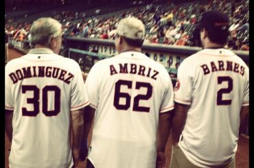 Les papas #Astros lancent leur premier lancer. #MLBDad ...