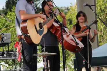 @Theavettbrothers jouent dans le cadre de #PepsiMusicSeries. @Pepsi ...