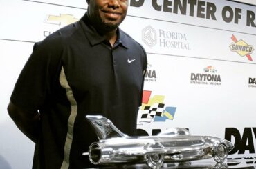Honoraire #terton Daytona500 @therealkengriffeyjr dans la maison ....