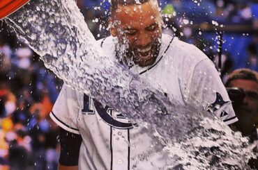 Les #Rays ont une avance de 1 match en Wild Card après s'être ralliés pour une victoire à pied ....