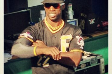@ thecutch22 prêt à jouer dans #NLDS Game 3 ....