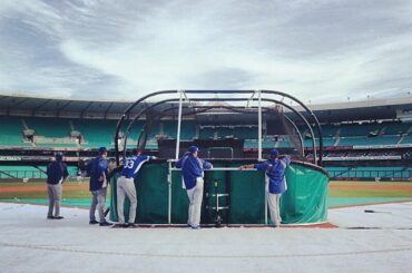 Les garçons en bleu prenant BP Down Under. #OpeningSeries ...