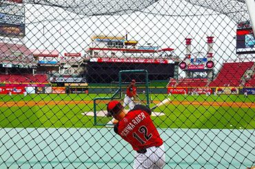 Kyle Schwarber prend quelques mesures avant le #FuturesGame ....