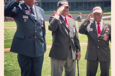 Les aviateurs de Tuskegee sont honorés avant que nous commencions le #MemorialDay ....