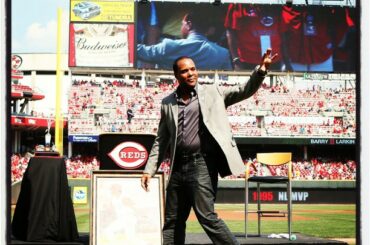 Joyeux 49e anniversaire à Barry Larkin, légende du Temple de la renommée et des #Reds! ...