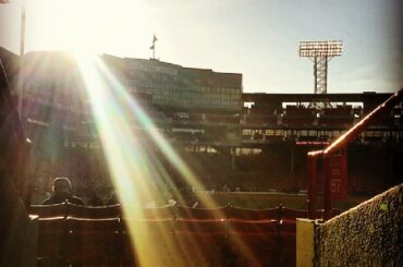 La lumière brille sur Fenway. #ALCS ...