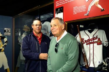 Bobby Cox et Greg Maddux visitent le #HOF avant leur intronisation, cet été ...