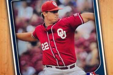 Avec le 3ème choix global du #MLBDraft 2013, les @Rockies sélectionnent RHP Jonatha ...