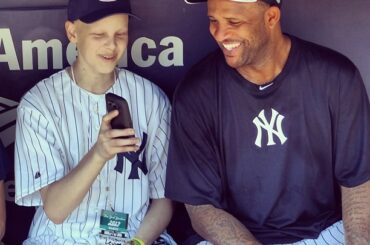 Hey CC, regarde notre photo! #yankees ...