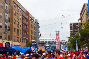 Les fans s'amusent à la @Pepsi Block Party. #PepsiMusicSeries ...