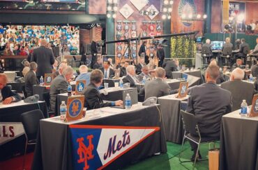Studio 42 est prêt pour le #mlbdraft. # samsungnx300 ...