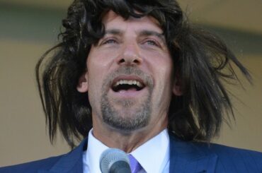 Les cheveux longs, ça ne fait rien. #HOFWKND ...