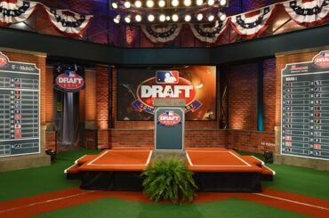 Le moment que nous attendons tous. @dbacks, vous êtes à l’horloge. #MLBDraft ...