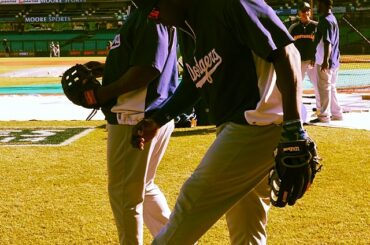 @puigyasiel jongle avec Down Under. #openingseries ...