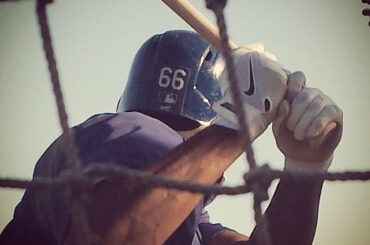 De près et personnel avec @puigyasiel. #springtraining #dodgers ...