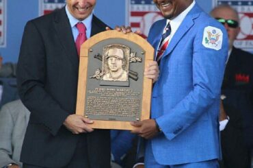 Le @baseballhall te va bien, Pedro. #HOFWKND ...