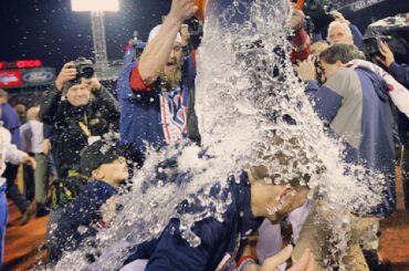 Trempé dans la victoire. #ALCS ...