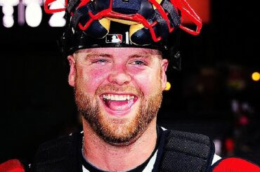 Le receveur Brian McCann #Yankees signe un contrat de 5 ans jusqu'en 2018 avec une veste ...