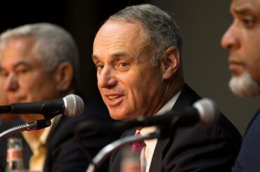 Le commissaire Rob Manfred dirige la délégation de la MLB à La Havane. #MLBinCuba ...