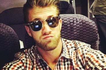 Alors Hollywood.
Via @ bharper3407: LA nous arrivons! J'ai hâte d'être à nouveau dans l'Ouest #L ...