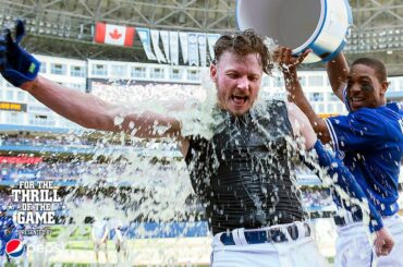 #Walkoff pluie. #ThrillOfTheGame ...