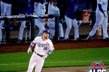 @KCRoyals frappe en premier. #ALCS ...