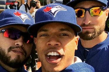Le jeu 2 de #ALCS est presque là. Mais tout d’abord, laissez les @BlueJays prendre un selfie ....