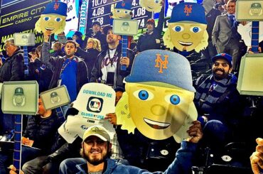 Ces fans sont prêts pour #THORSDAY.
Téléchargez le @ MLB.com Clubhouse Keyboard. M ...