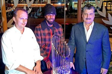 Keith Hernandez, @ lamelaza_7, et le chef Andrew Carmellini dirigent les #ALCS ...