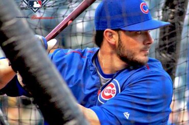 Bienvenue à la #postseason, @ kris_bryant17. Content de te voir.
NL #WildCard présente ...
