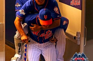 SS Ruben Tejada, blessé @Mets, fait son entrée au Citi Field. #NLDS ...