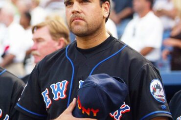 #TBT. Mike Piazza met pour sa ville ....