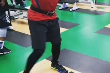 #Repost: @rangers.

@ elvis_andrus1988 continue de travailler dur toute la saison morte. ...