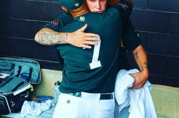 Nous avons vraiment manqué #BaseballHugs. #WBCQSydney ...