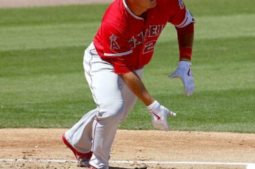 @miketrout a perdu une autre balle de baseball. #Entraînement de printemps...