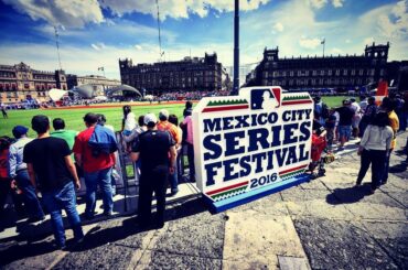 La scène de la place Zocalo #Fanfest à Mexico! #MexicoCitySeries ...