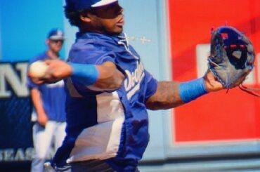 Hanley teste sa côte fracturée. #NLCS ...