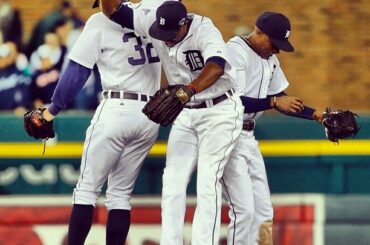 Avantage Tigers dans le jeu 4. #ALCS ...