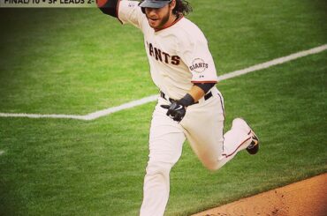 Petite balle, victoire géante.
@SFGiants prend le contrôle du #NLCS. #Marcher au large...